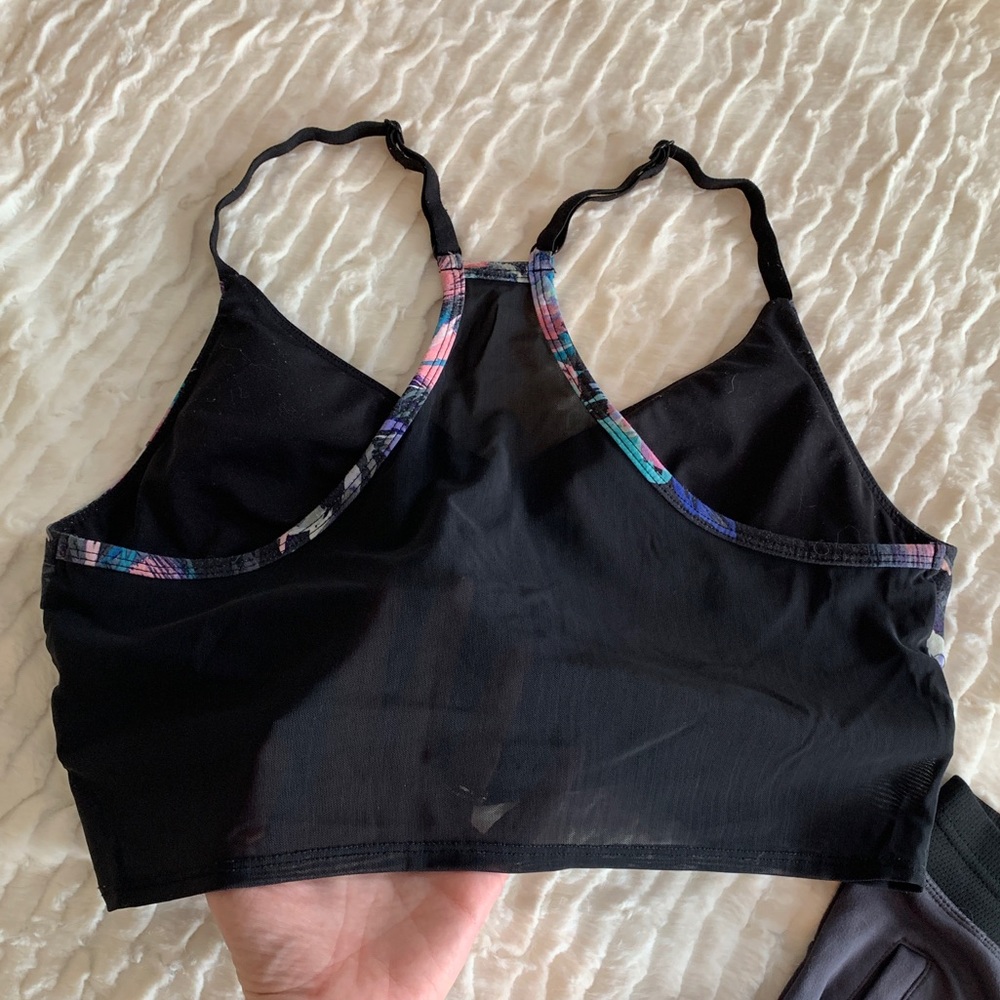 Fabletics Bundle - Picture 3 of 7